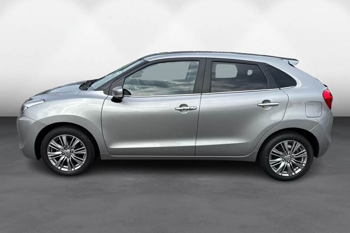 Grå Suzuki Baleno fra 2018
