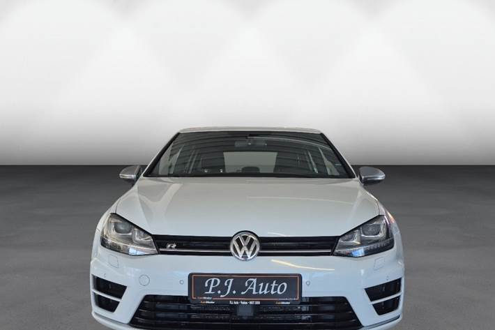 Hvid VW Golf VII fra 2015