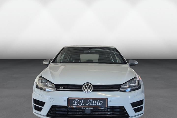 Hvid VW Golf VII fra 2015