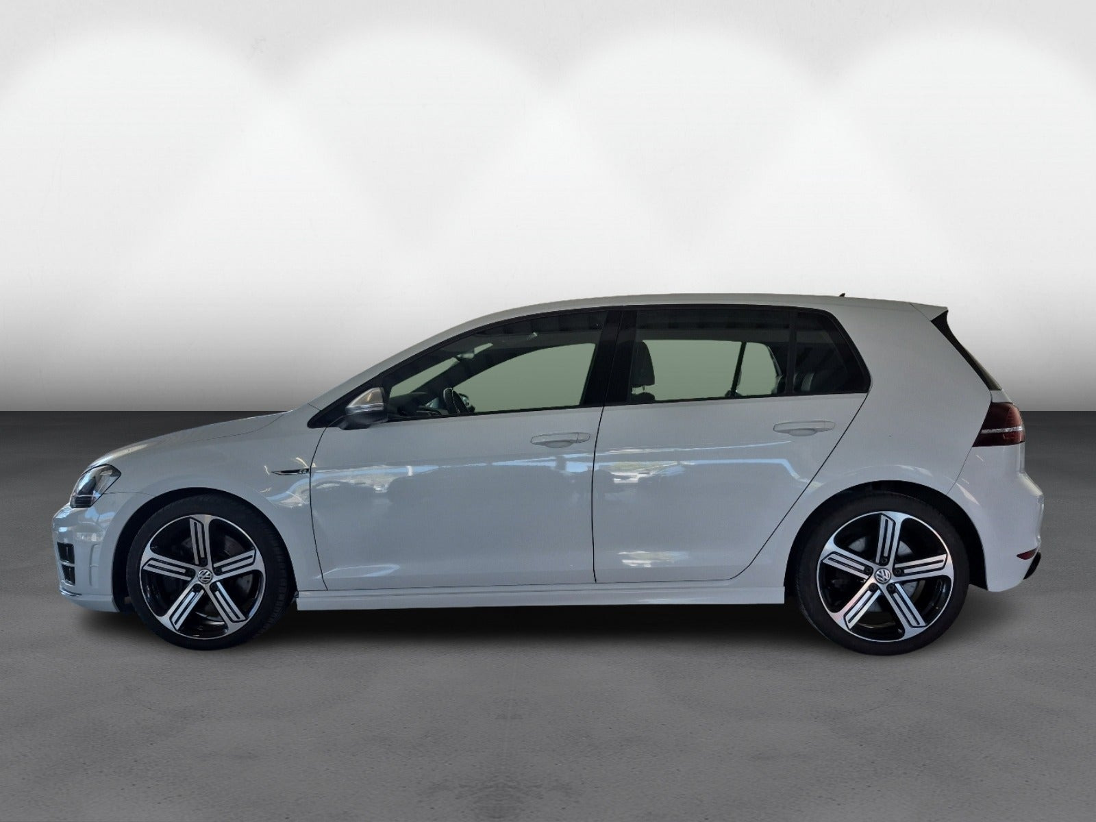 Hvid VW Golf VII fra 2015