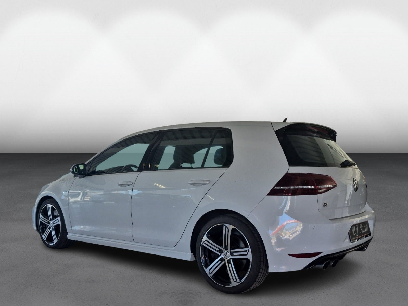 Hvid VW Golf VII fra 2015