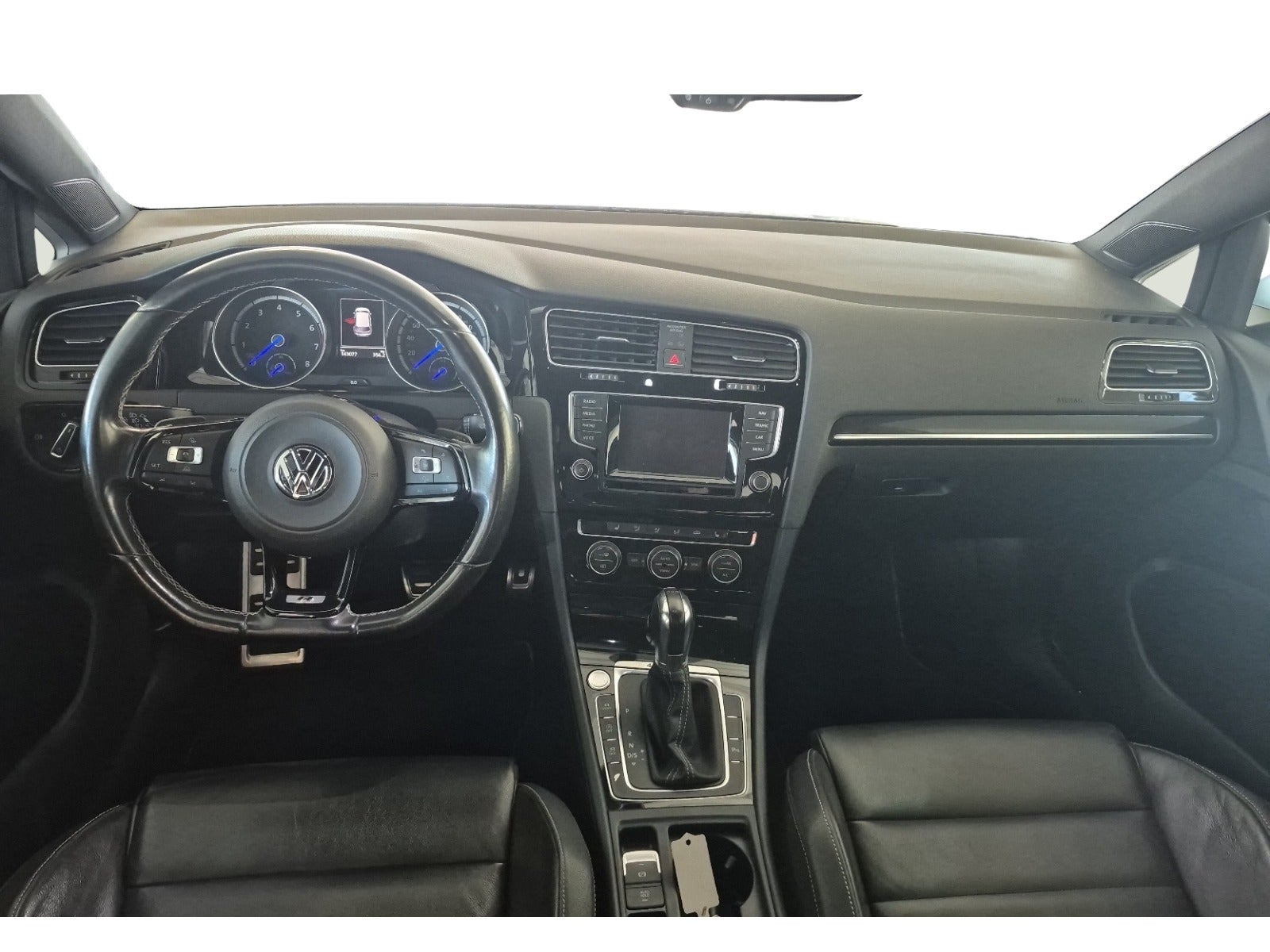 Hvid VW Golf VII fra 2015