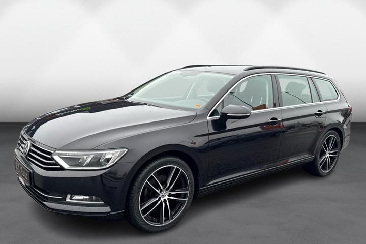 Sort VW Passat fra 2017 set udefra