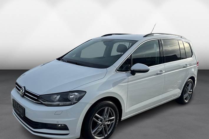 Hvid VW Touran fra 2019