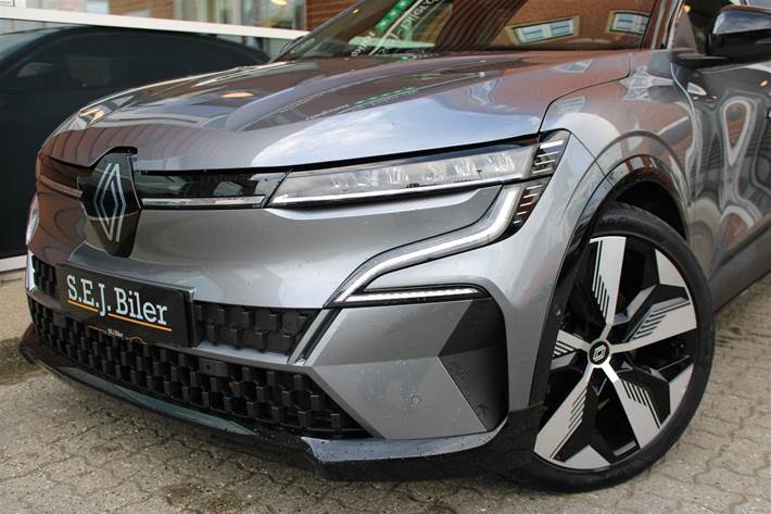 Grå Renault Megane E-Tech fra 2024