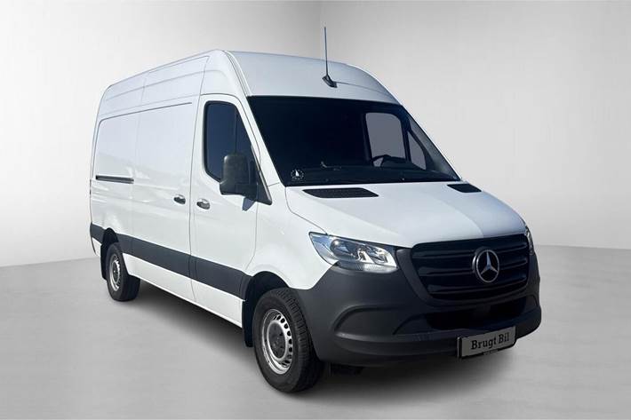 Hvid Mercedes Sprinter 317 fra 2023