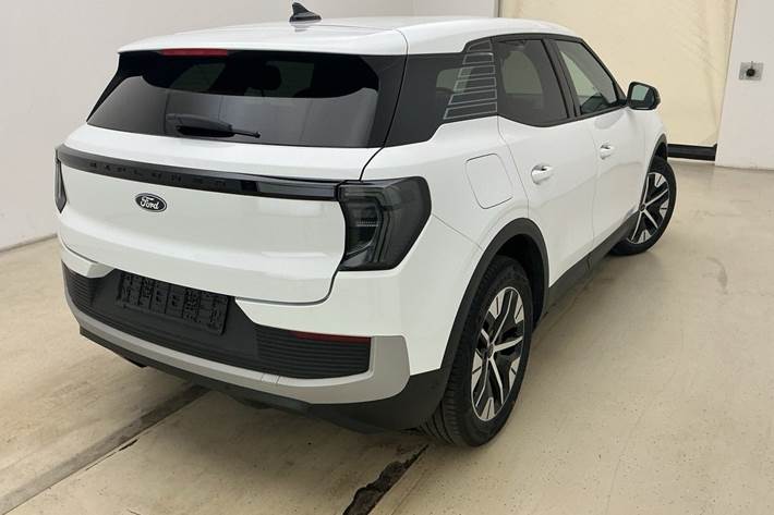 Hvid Ford Explorer fra 2025
