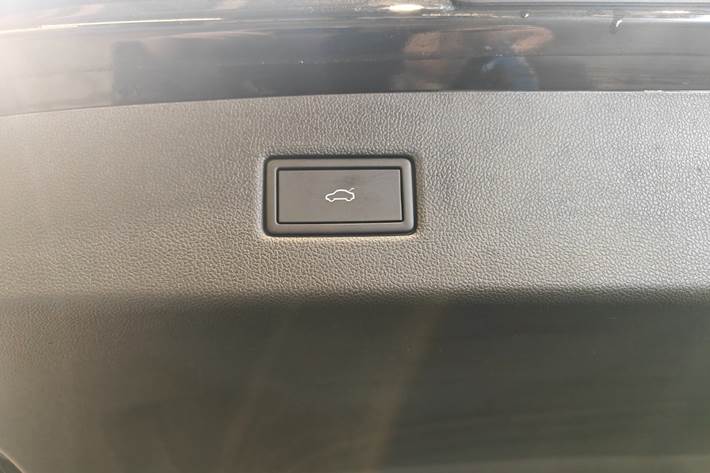 Sort Ford Explorer fra 2025