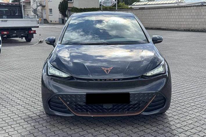 Grå Cupra Born fra 2022