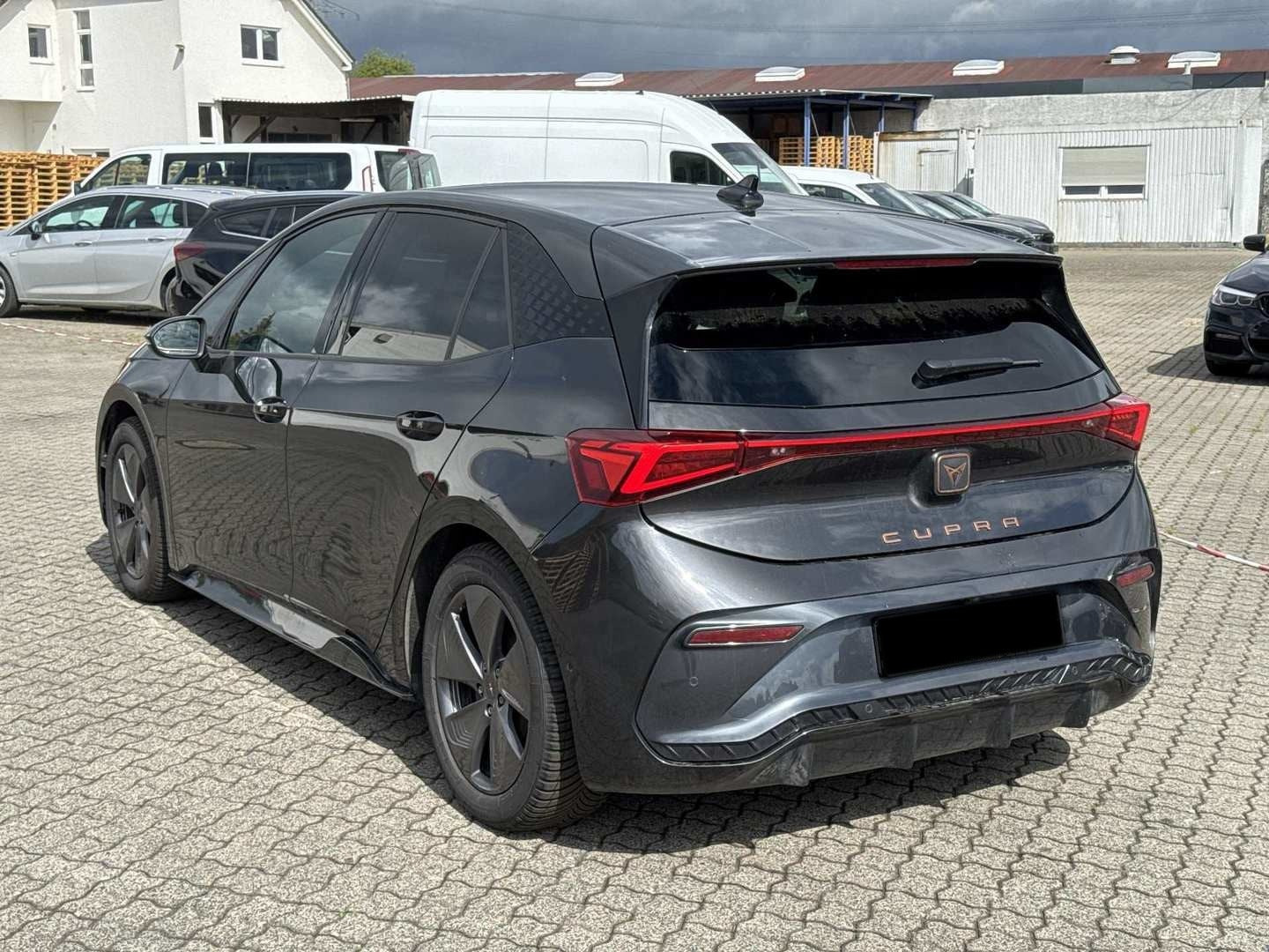 Grå Cupra Born fra 2022