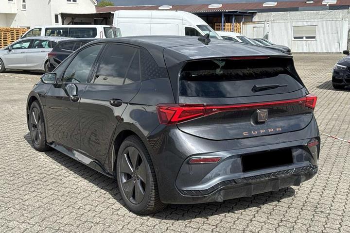 Grå Cupra Born fra 2022