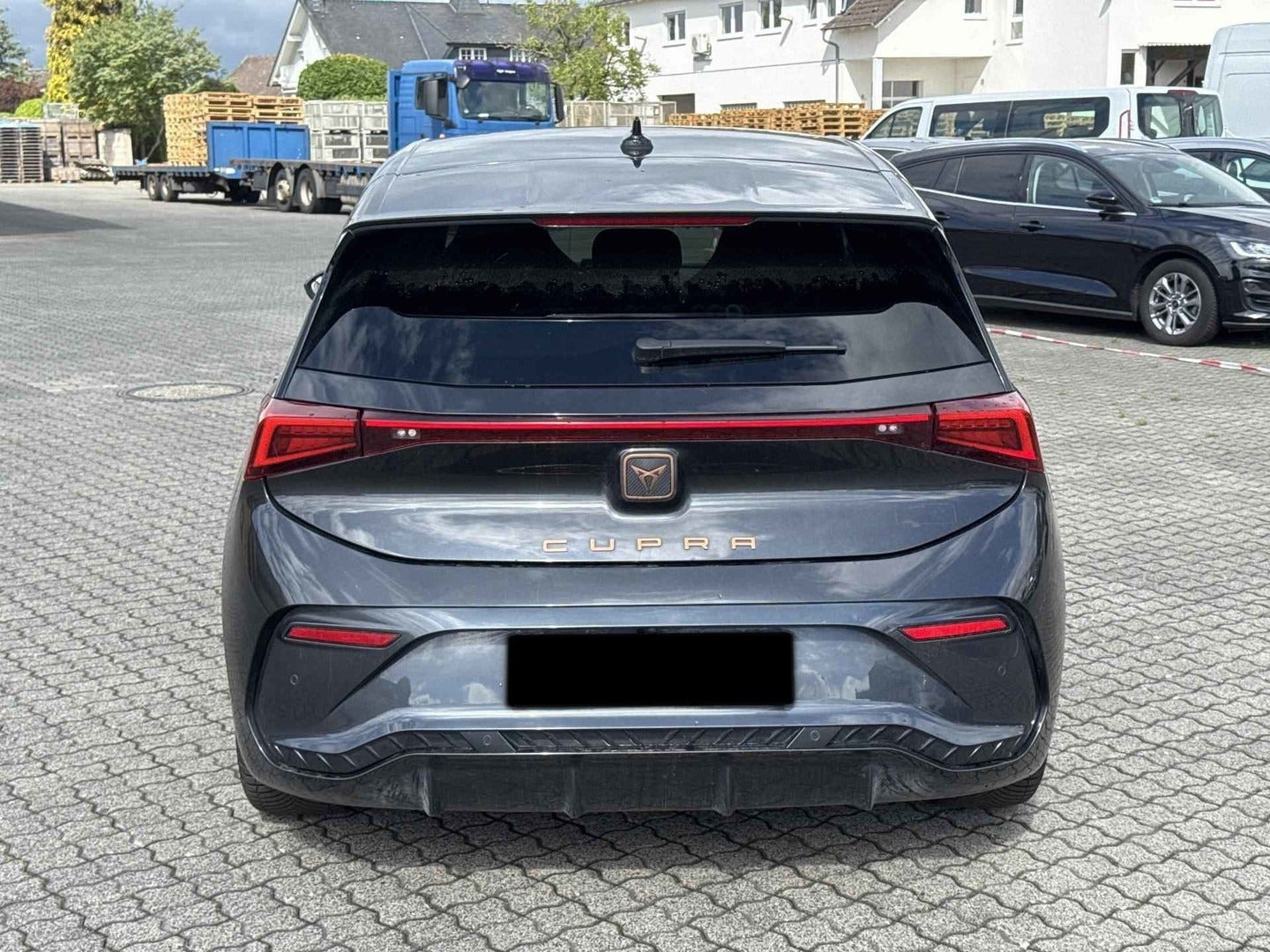 Grå Cupra Born fra 2022