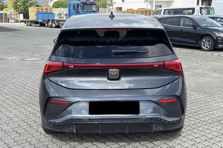 Grå Cupra Born fra 2022