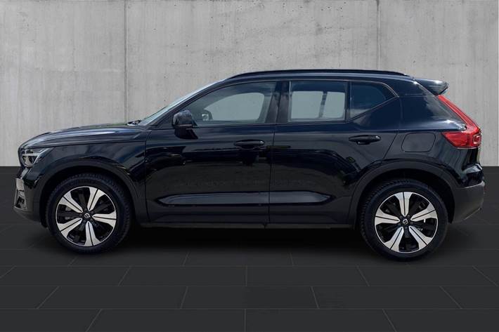 Sort Volvo XC40 fra 2023