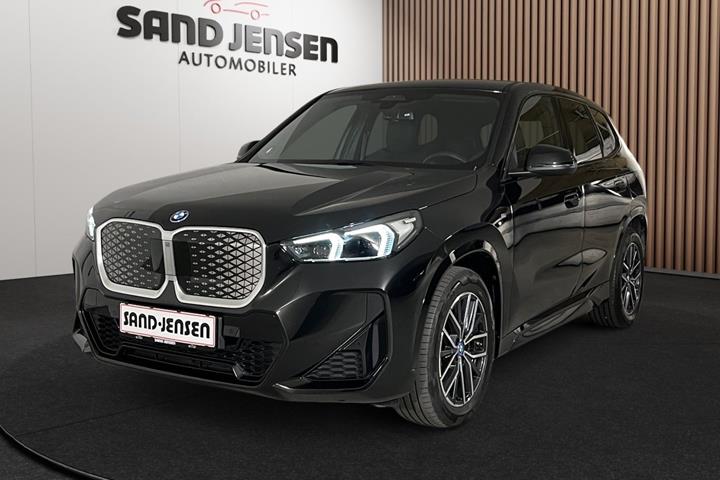 Sort BMW iX1 fra 2025
