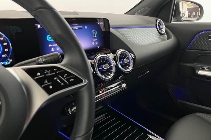 Grå Mercedes EQA250 fra 2025