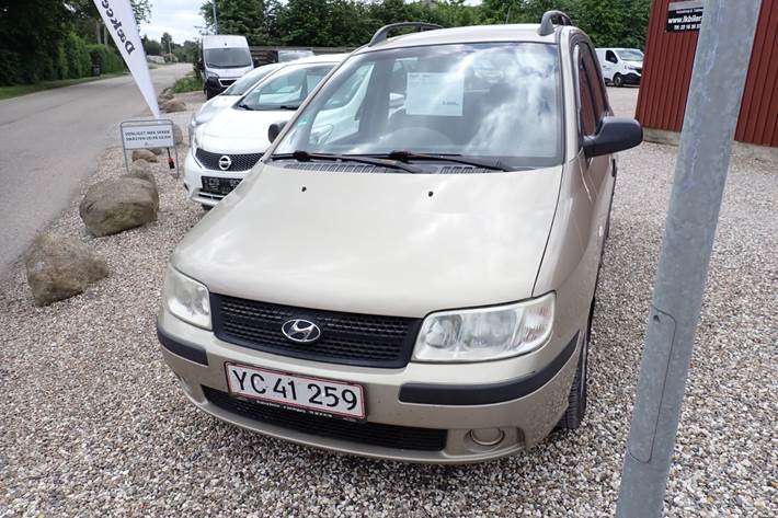 Beige Hyundai Matrix fra 2006