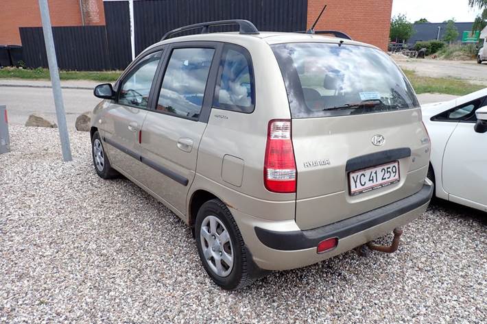 Beige Hyundai Matrix fra 2006