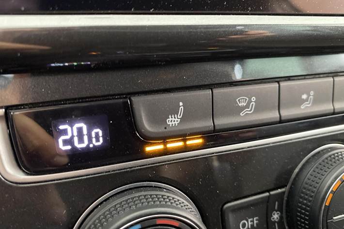 Grå VW Golf fra 2020