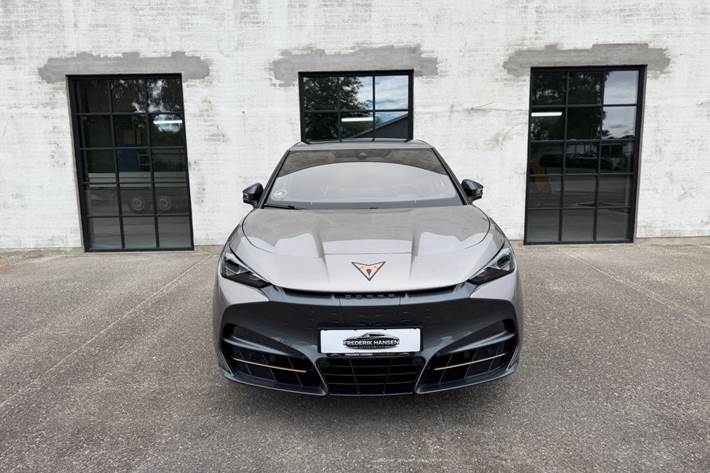 Beige Cupra Tavascan fra 2025