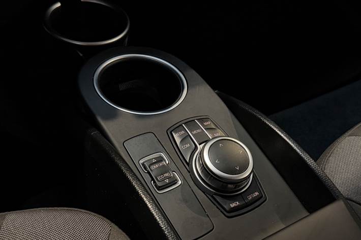 Blå BMW i3 fra 2022