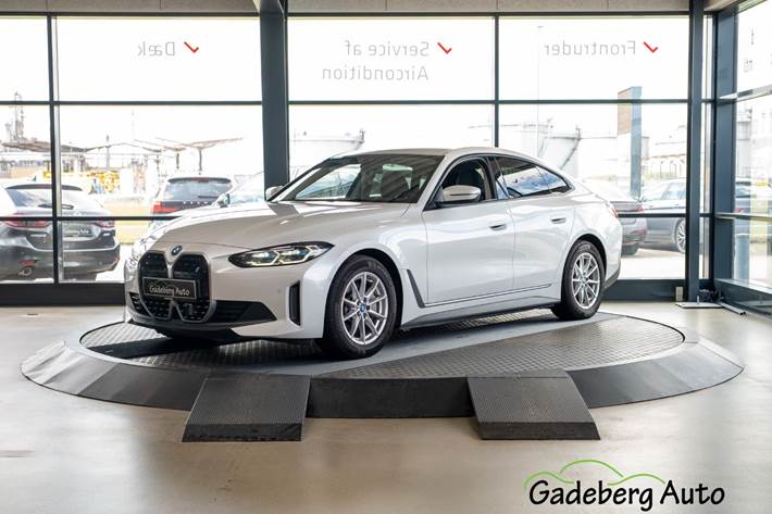 Hvid BMW i4 fra 2022