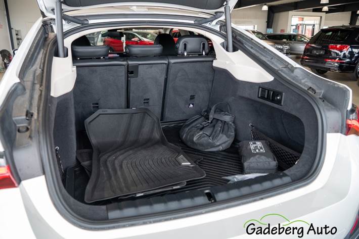 Hvid BMW i4 fra 2022