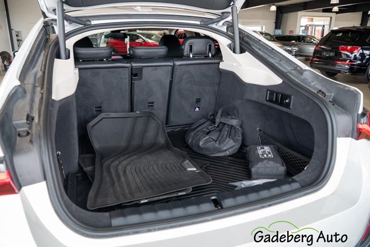Hvid BMW i4 fra 2022