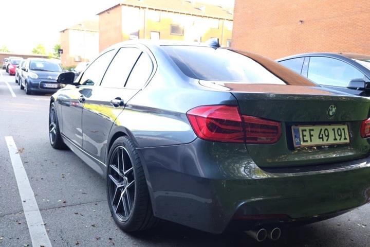 Grå BMW 320d fra 2018