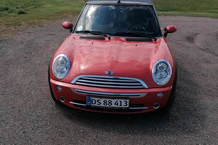 Orange Mini Cooper fra 2004