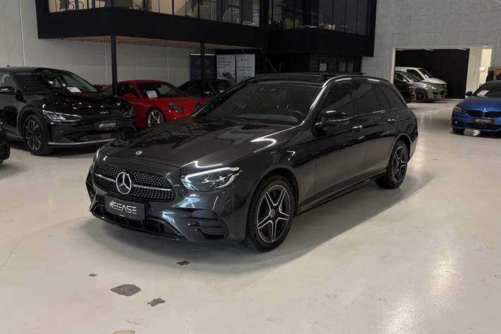 Grå Mercedes E300 de fra 2021