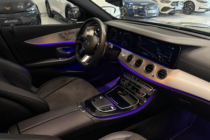 Grå Mercedes E300 de fra 2021