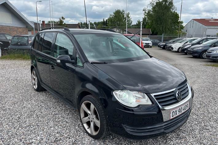 undefined VW Touran fra 2007 set udefra