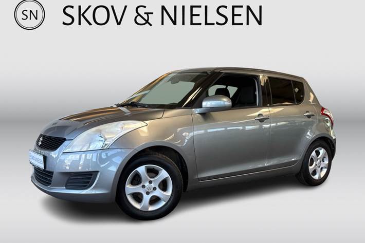 Grå Suzuki Swift fra 2012