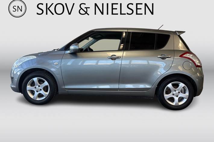 Grå Suzuki Swift fra 2012