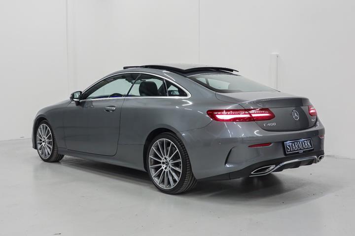 Grå Mercedes E400 fra 2017