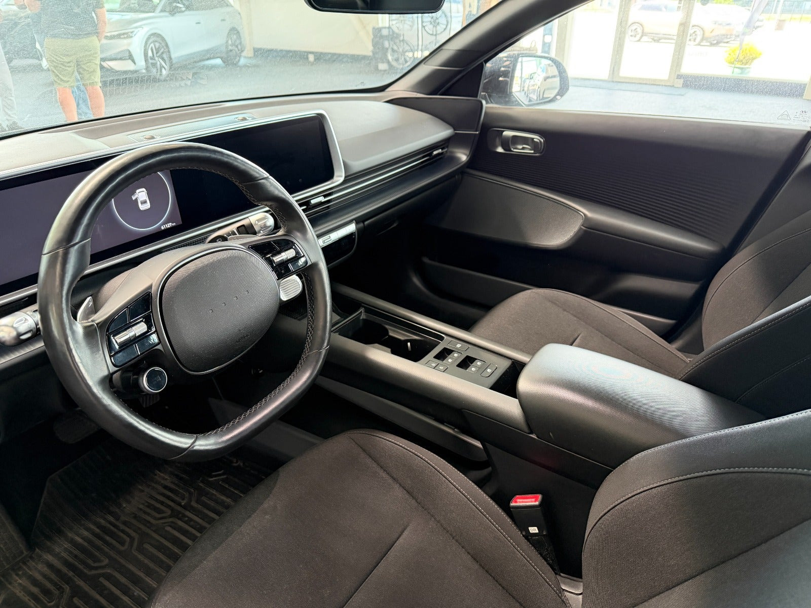 Blå Hyundai Ioniq 6 fra 2023