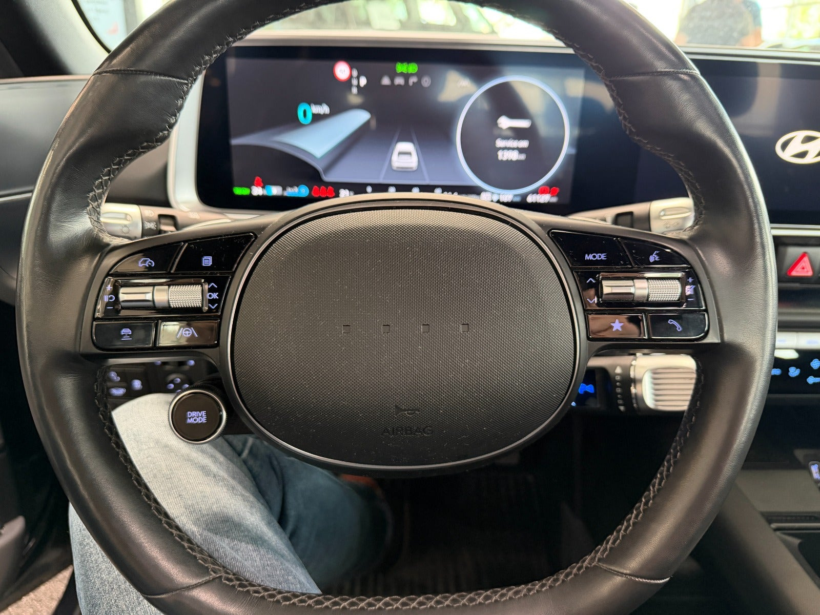 Blå Hyundai Ioniq 6 fra 2023