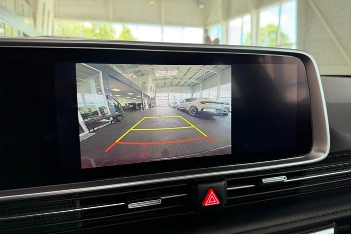 Blå Hyundai Ioniq 6 fra 2023