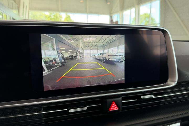 Blå Hyundai Ioniq 6 fra 2023