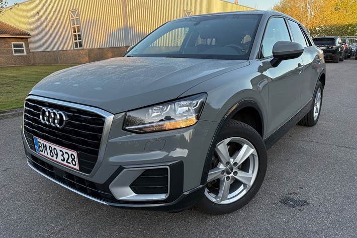 Grå Audi Q2 fra 2018
