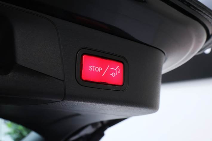 Sort Mercedes EQB300 fra 2023