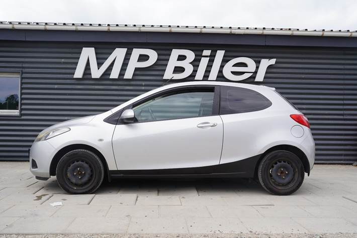 Sølv Mazda 2 fra 2008