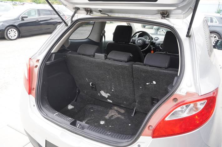 Sølv Mazda 2 fra 2008