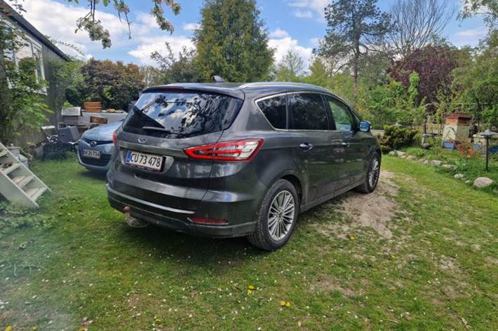 Grå Ford S-MAX fra 2020