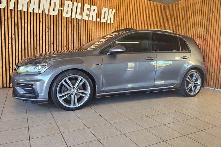Grå VW Golf VII fra 2018