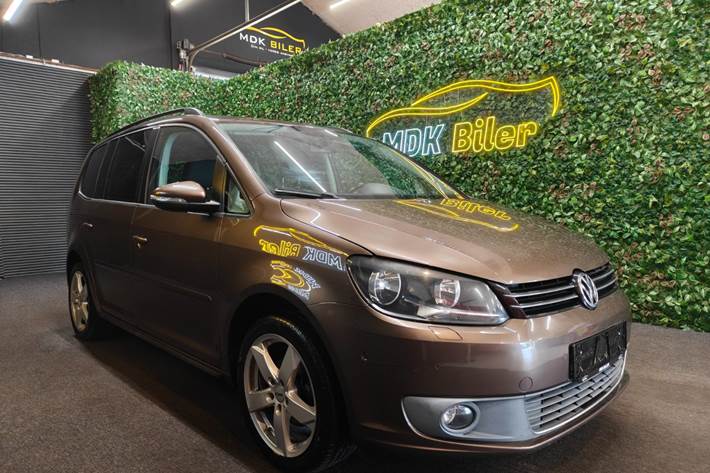undefined VW Touran fra 2010 set udefra