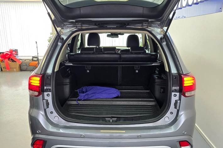 Sølv Mitsubishi Outlander fra 2019