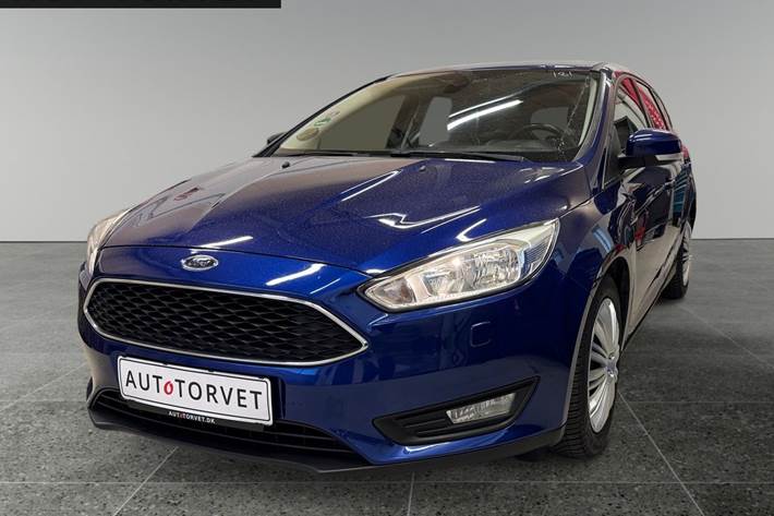 Blå Ford Focus fra 2016