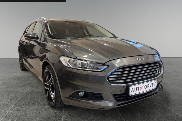 Grå Ford Mondeo fra 2016